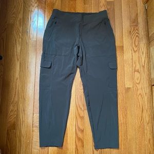 Athleta Chelsea Cargo Pant Size 14